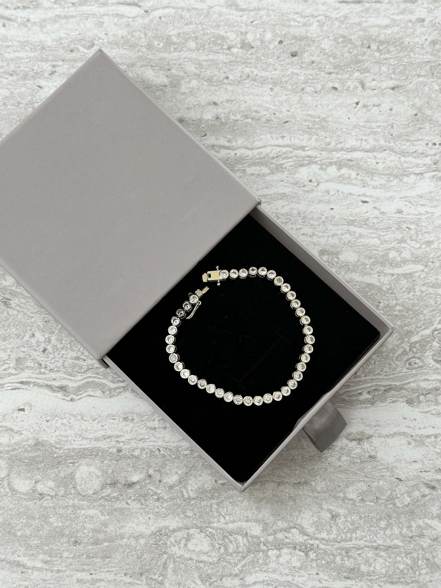 ZEYA - Alba Bezel Tennis Bracelet