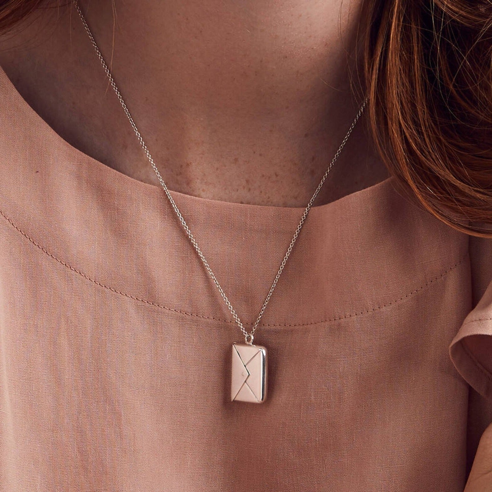 ZEYA - Amira Elegant Envelope Necklace