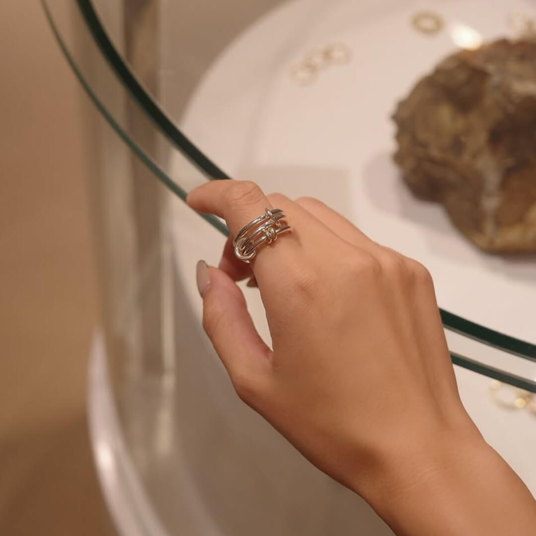 ZEYA - Aura Plain Interlocking Ring