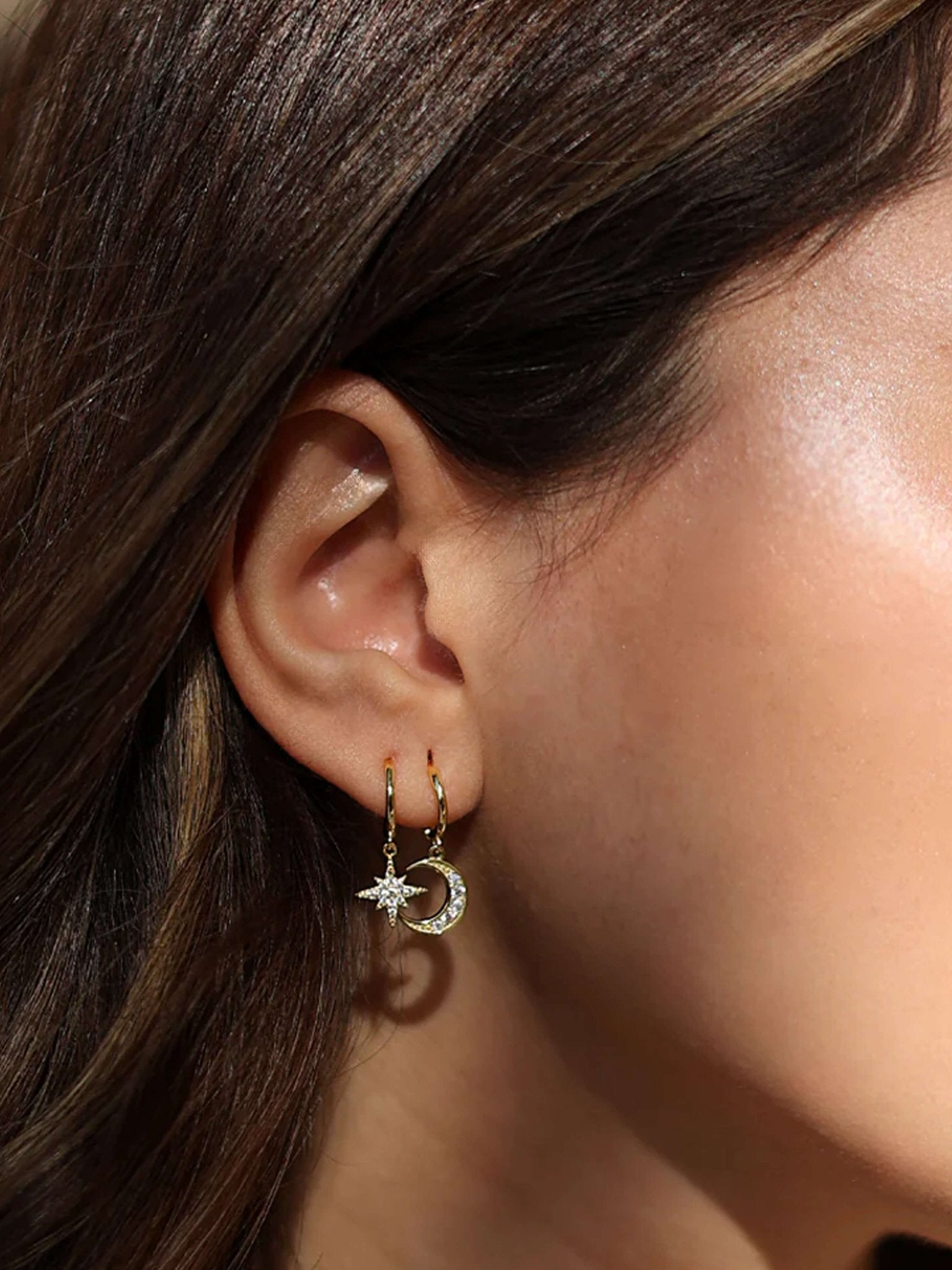 ZEYA - Clara Star Moon Hoop Piercing