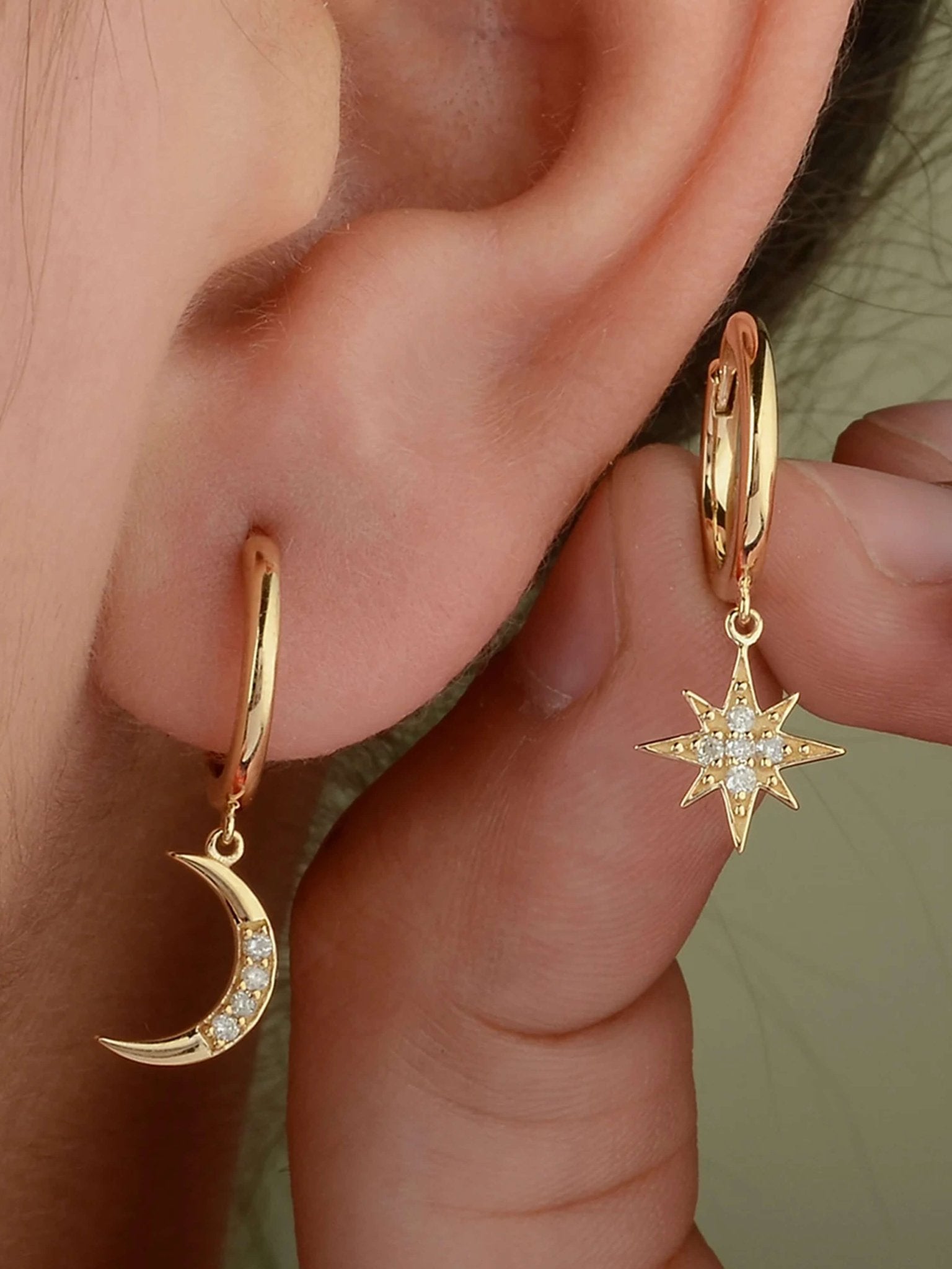 ZEYA - Clara Star Moon Hoop Piercing